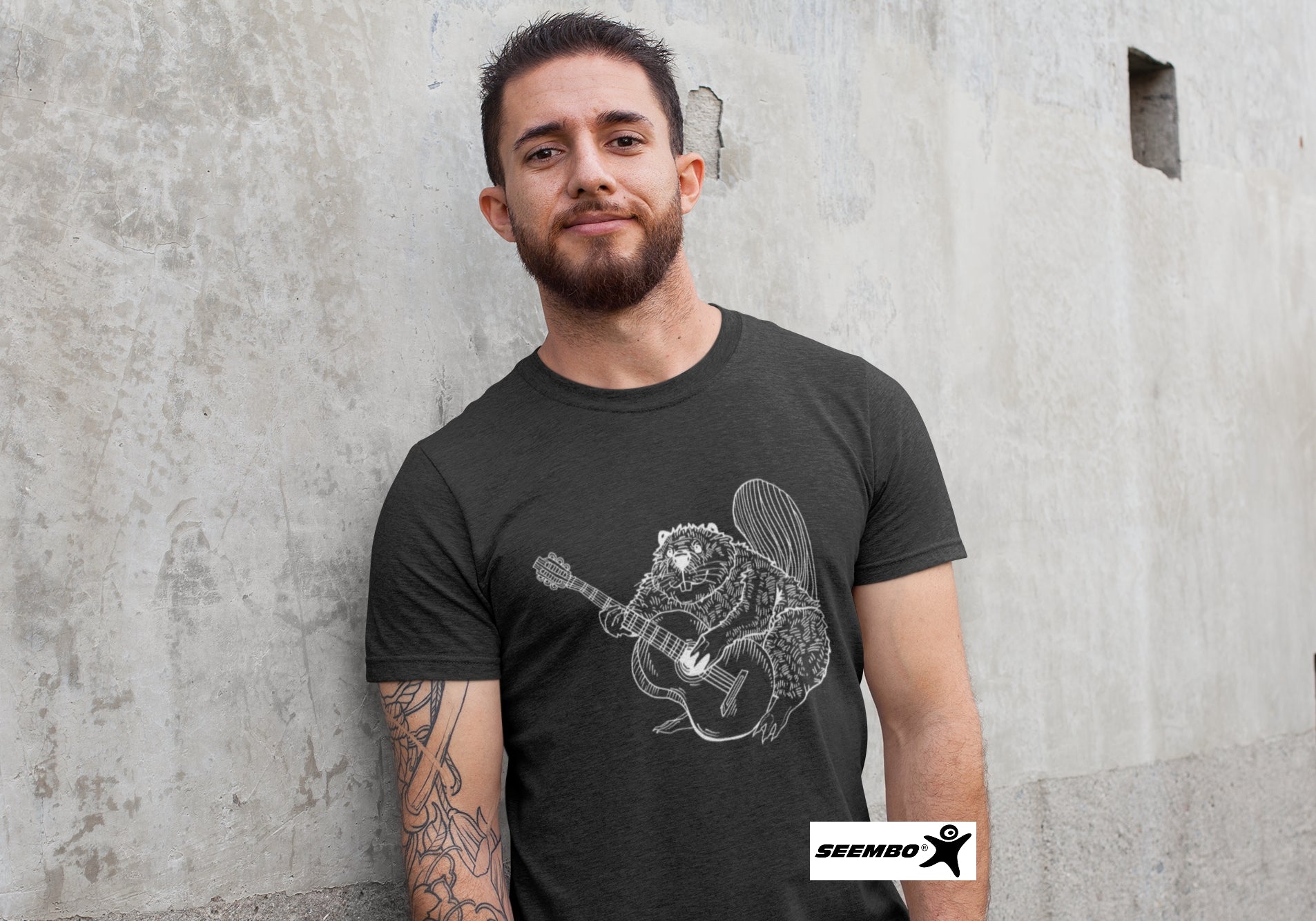 seembo-octopus-lifting-barbells-workout-vintage-black-t-shirt-fitness-man-pointing-at-the-camera-ipe204