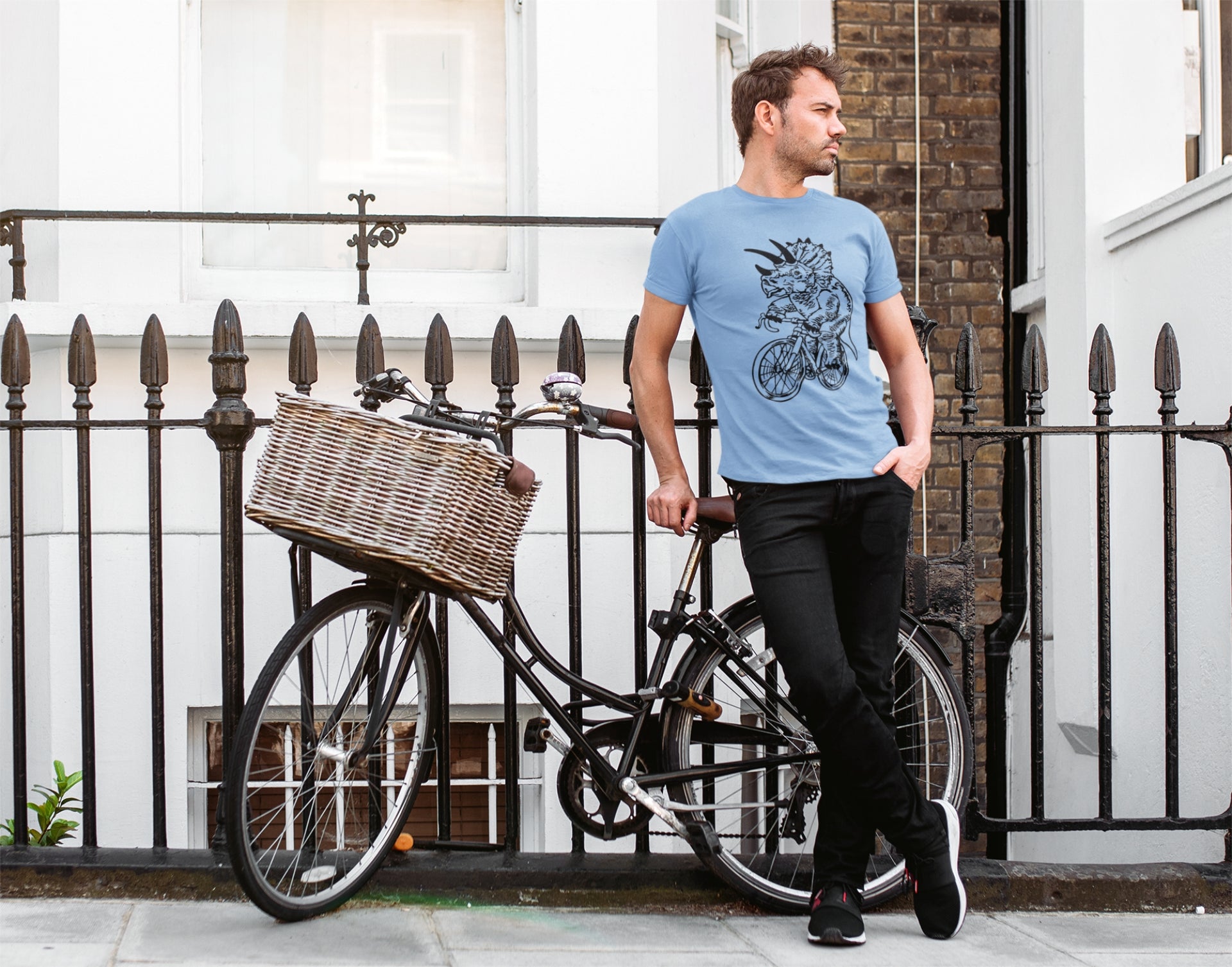 seembo-t-shirt-dinosaur-man-posing-with-an-urban-bike