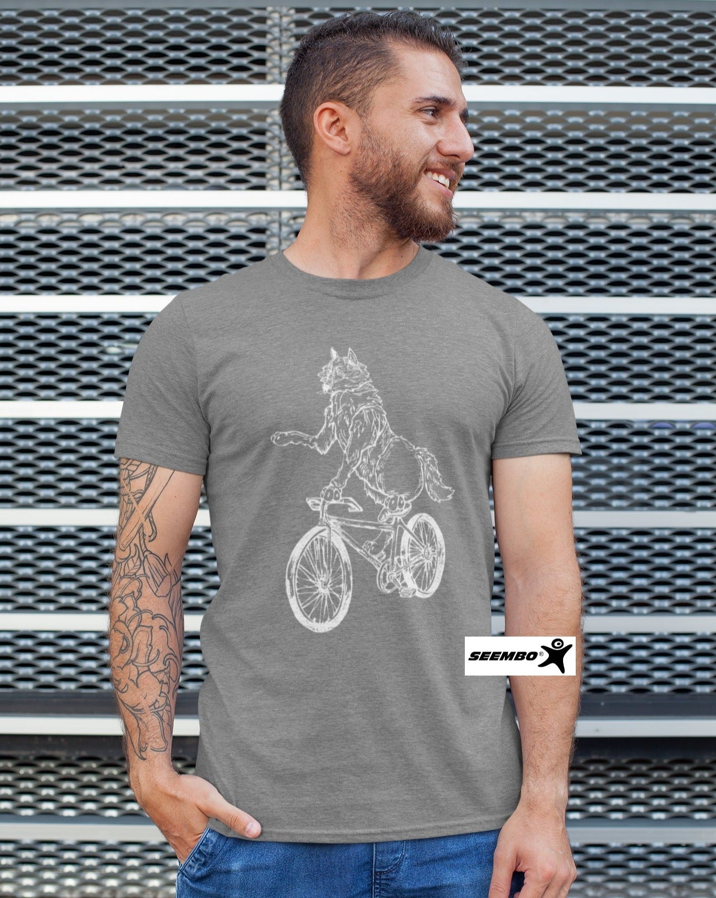 seembo-beared-man-standing-with-t-shirt-wolf-cycling-bicycle-bike-cyclist-art-vintage-grey-color